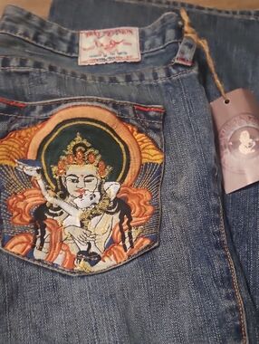 NWT True Religion Jeans With Embroidered Buddha Design